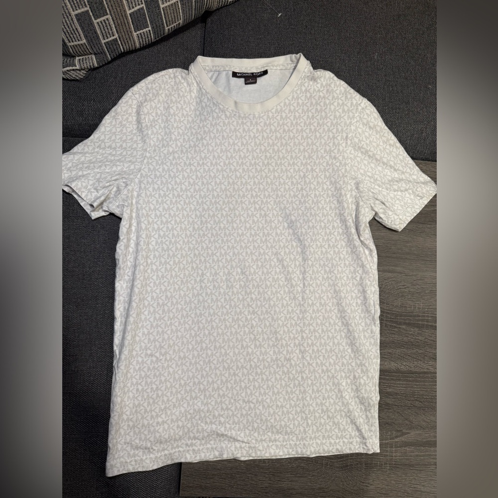 Michael Kors Men's Cream Patterned Tee - Picture 4 of 12